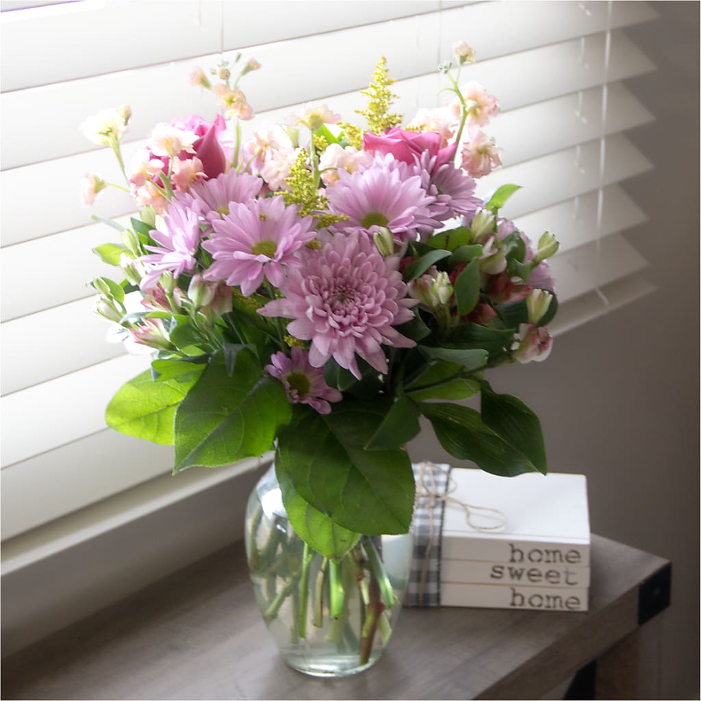 Pastel Tradition - A Florist Original – BLOOMERS FLOWER & ASHLEY JO ANTIQUES, Corry PA