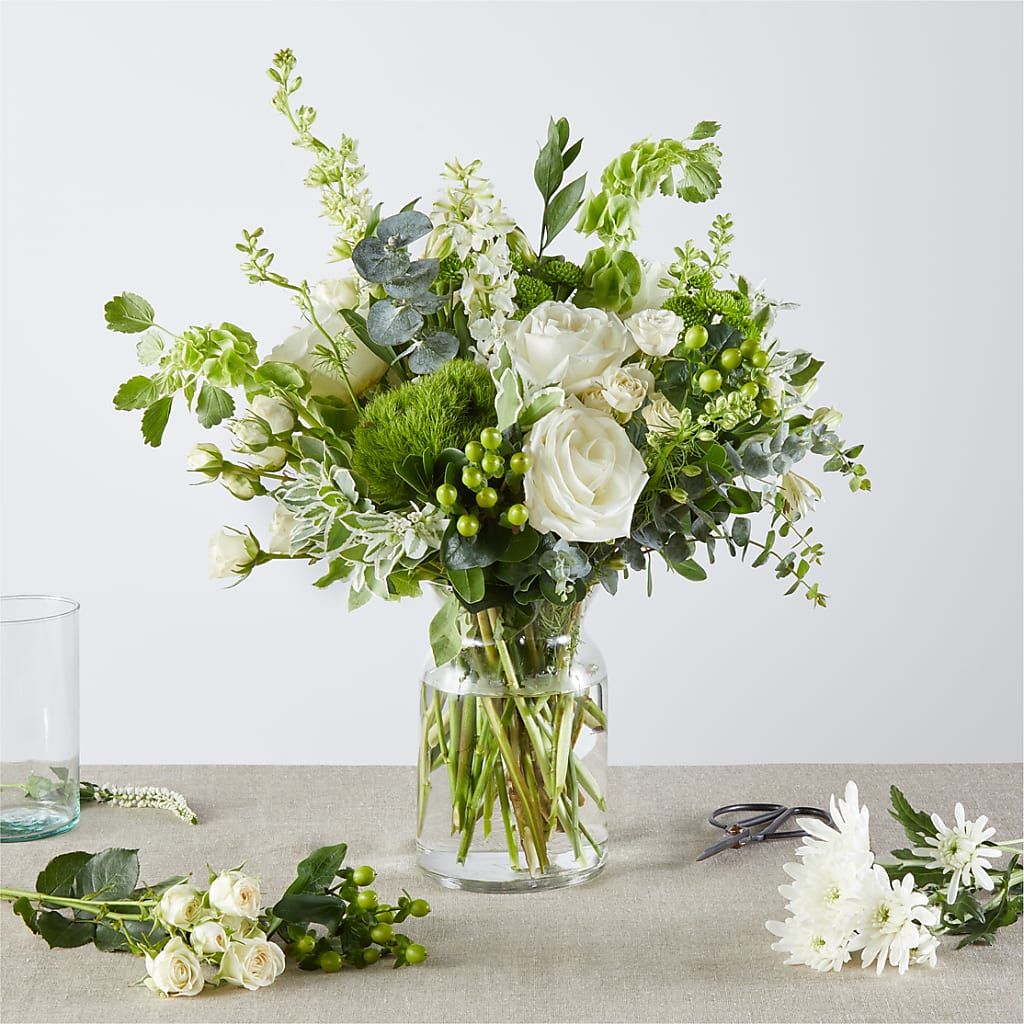 Irish Garden - A Florist Original – BLOOMERS FLOWER & ASHLEY JO ANTIQUES, Corry PA