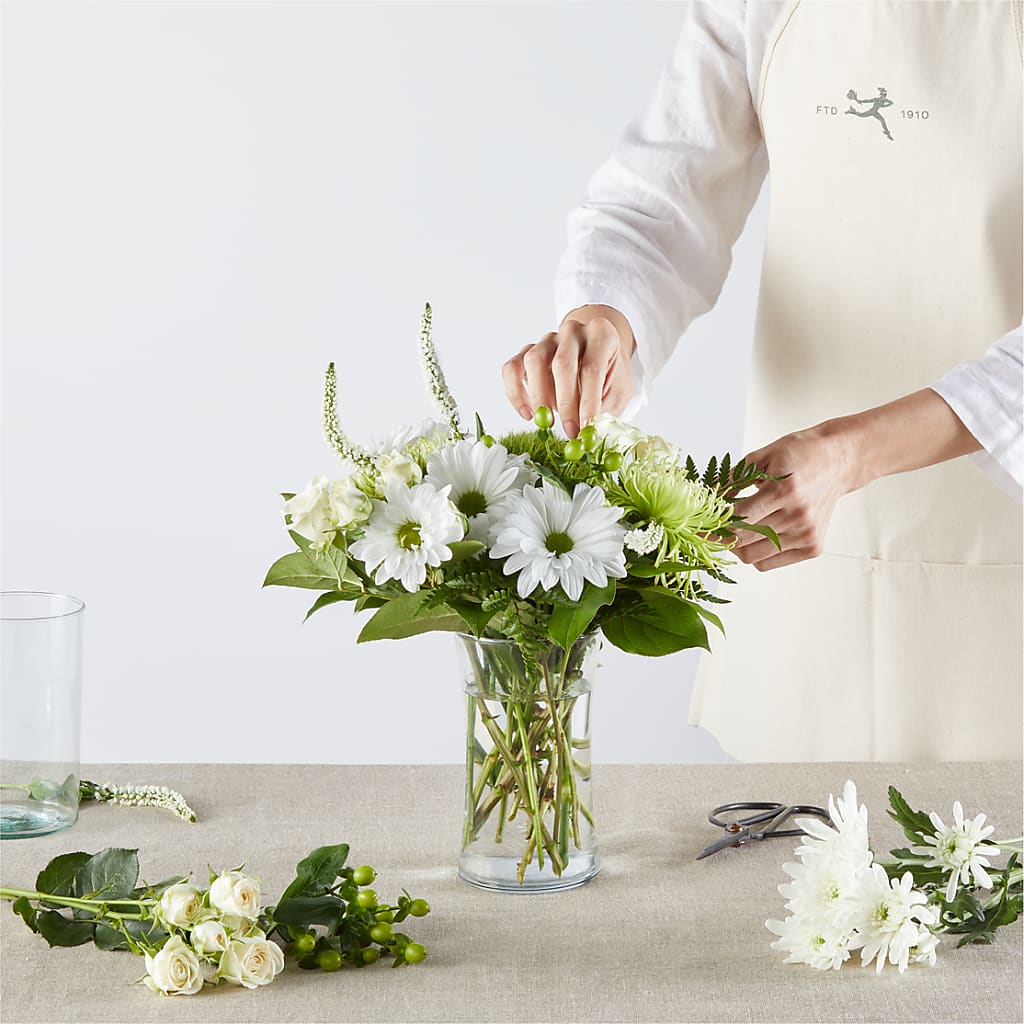 Irish Garden - A Florist Original – BLOOMERS FLOWER & ASHLEY JO ANTIQUES, Corry PA