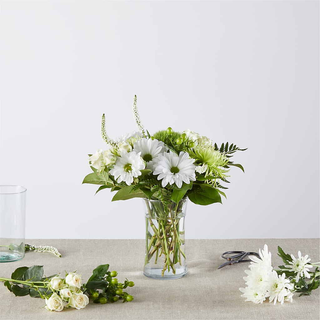 Irish Garden - A Florist Original – BLOOMERS FLOWER & ASHLEY JO ANTIQUES, Corry PA