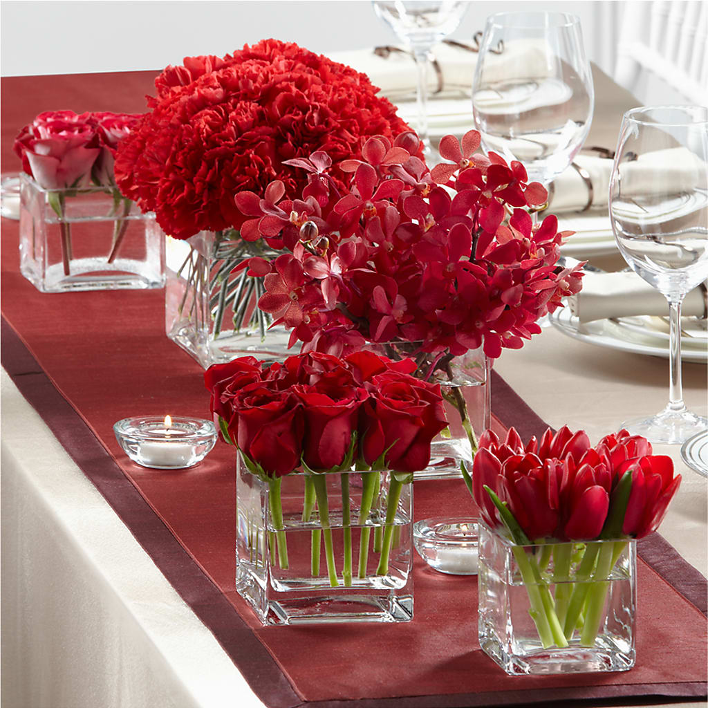 Modern Grace Centerpiece – BLOOMERS FLOWER & ASHLEY JO ANTIQUES, Corry PA