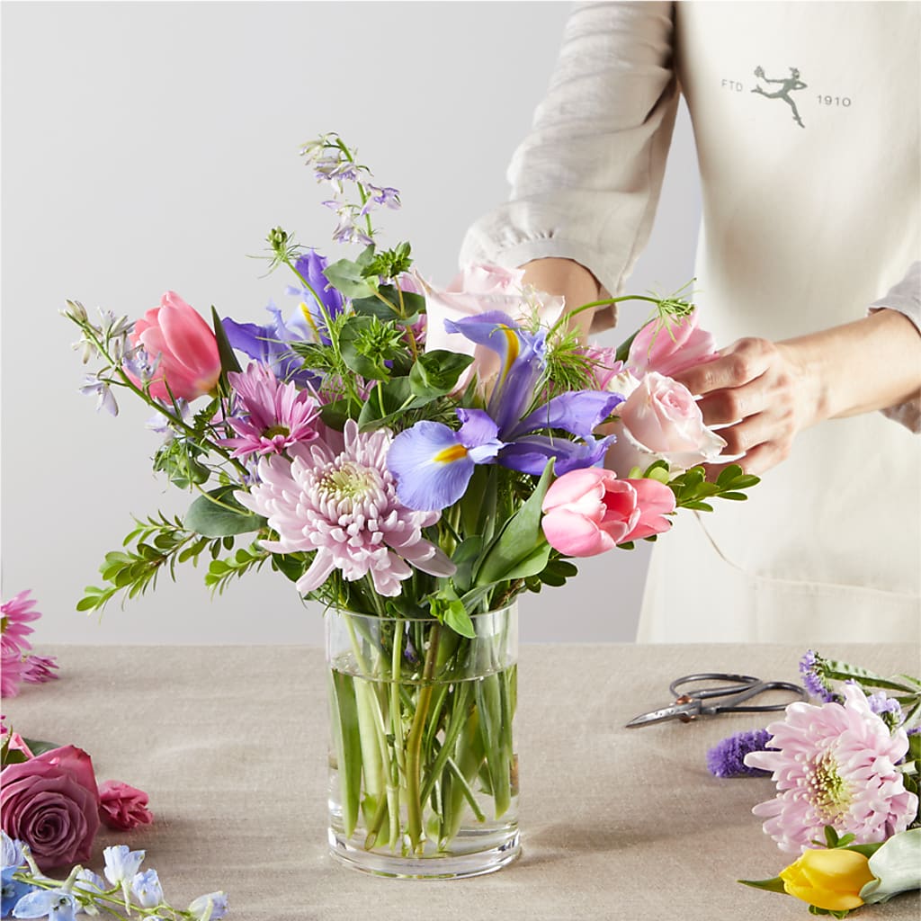 Pastel Tradition - A Florist Original – BLOOMERS FLOWER & ASHLEY JO ANTIQUES, Corry PA