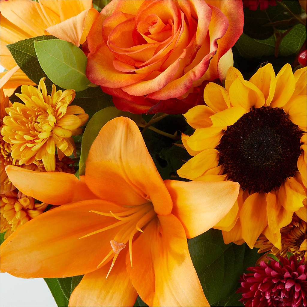 Grateful Centerpiece – BLOOMERS FLOWER & ASHLEY JO ANTIQUES, Corry PA